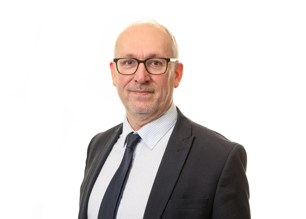 Stephen Pinning headshot the renowned family law and divorce lawyer from manchester salford and north west